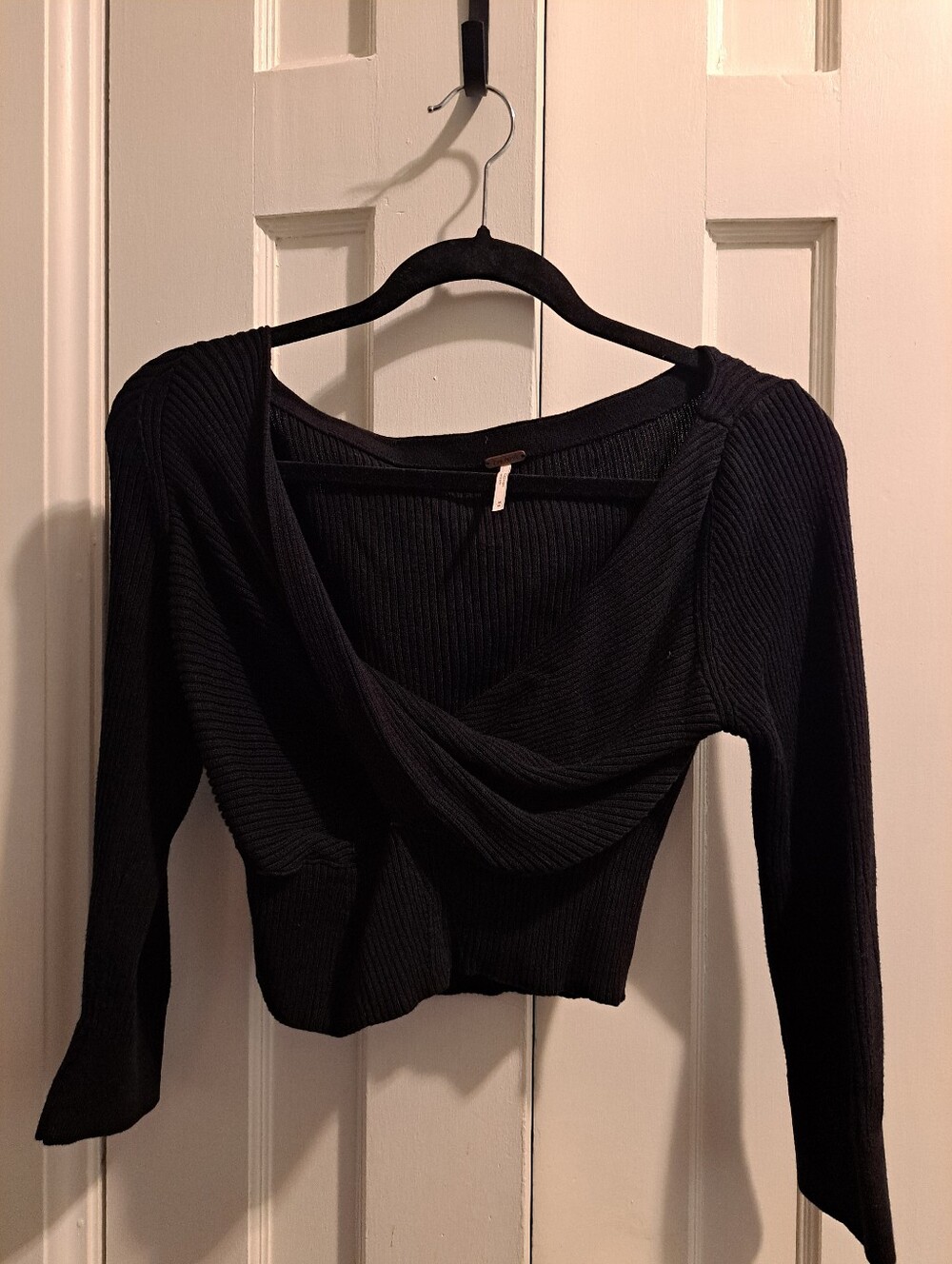 Women’s Black Ribbed Draped Long-Sleeve Top